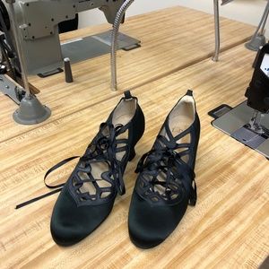 LaDuca Woman's Black Leather Heels Custom *MINT